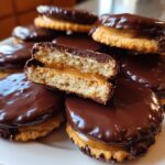 Chocolate-Dipped Peanut Butter Ritz Sandwiches