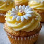 Super Cute Daisy Cupcakes | Lucia Paula
