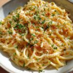 Creamy Pasta with Garlic and Cheese Sauce