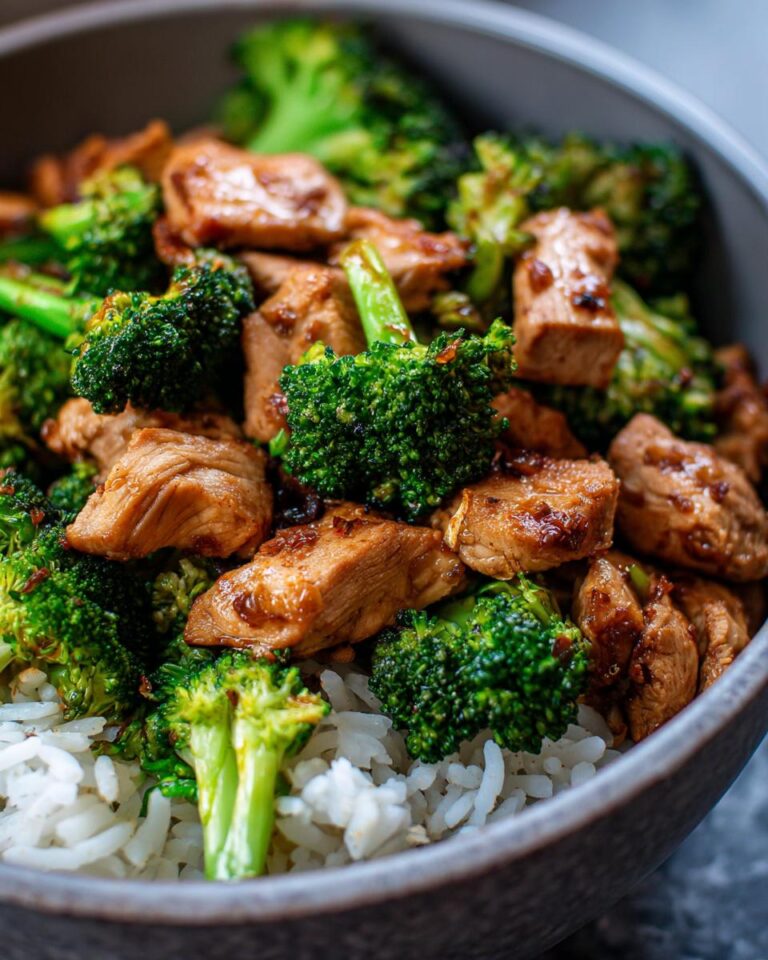 spicy garlic chicken broccoli bowl high protein